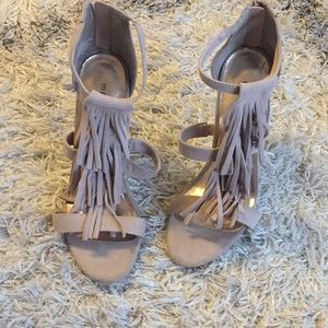 MADDEN GIRL Grey fringe strappy heel